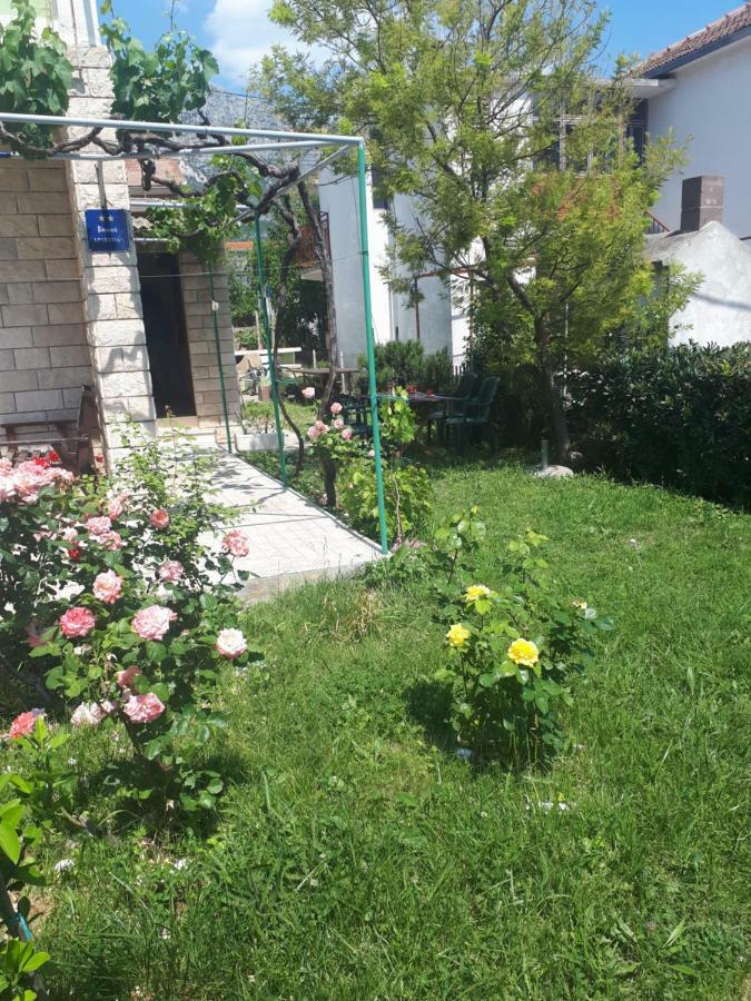 Apartments Mamich Kastela Bagian luar foto