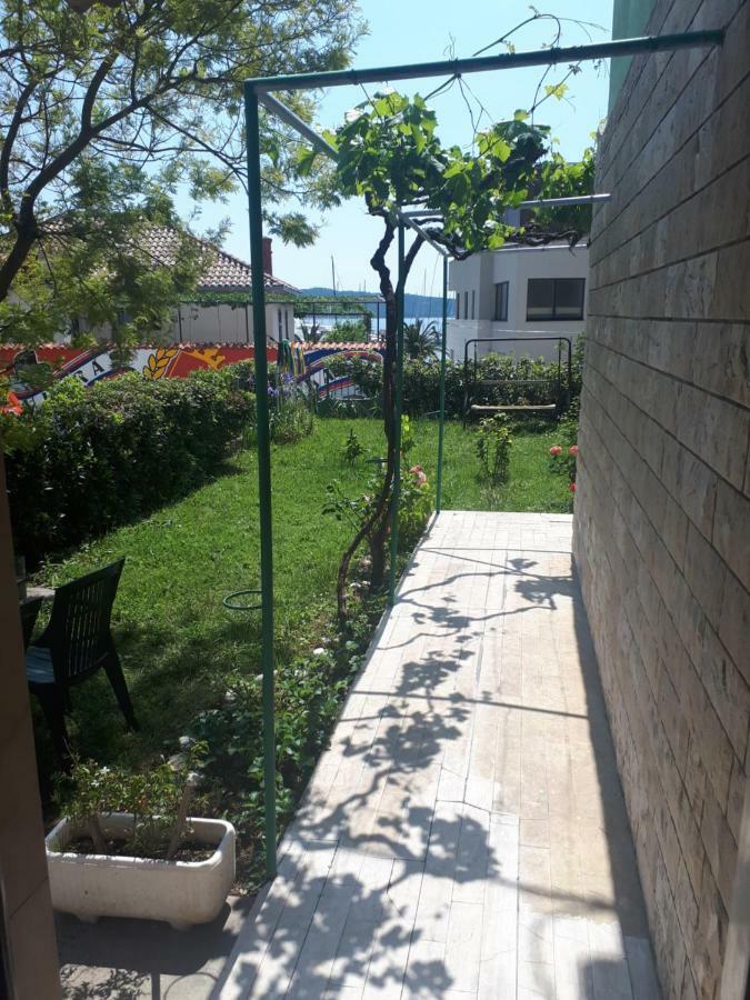 Apartments Mamich Kastela Bagian luar foto
